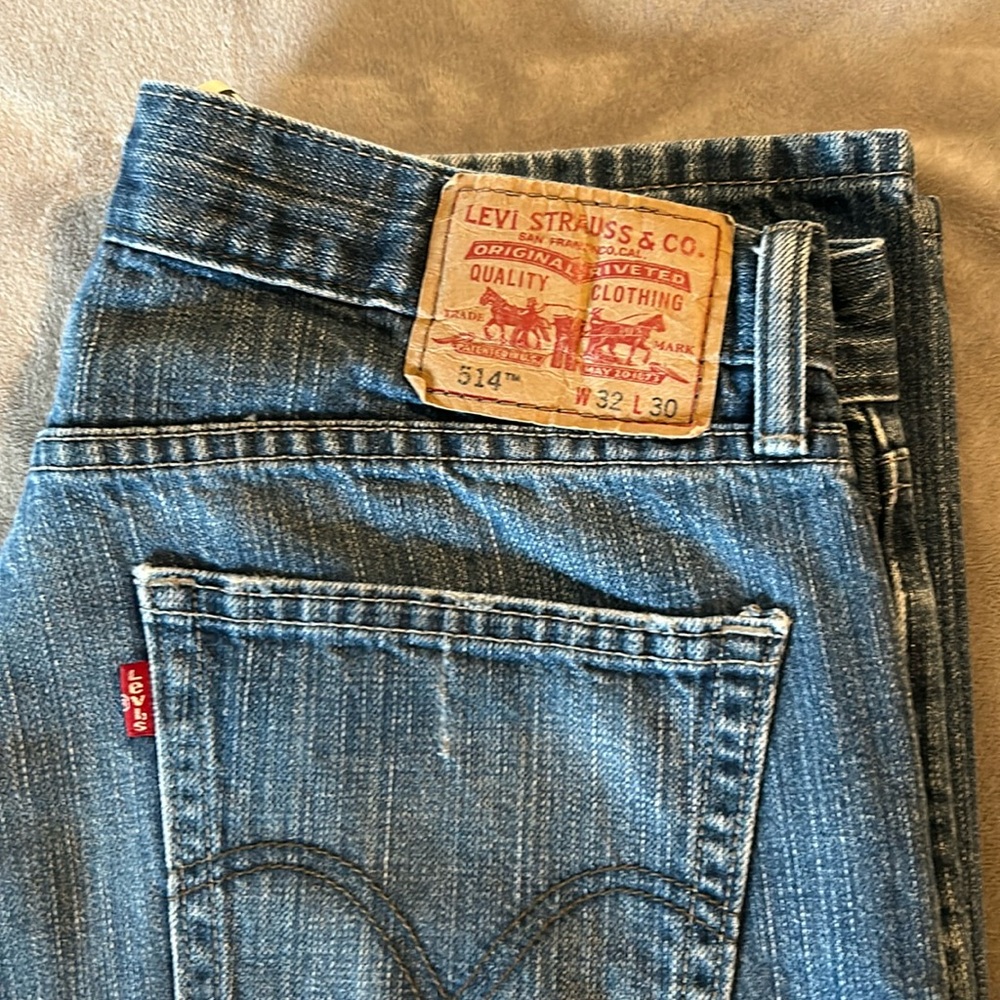 Levi’s 32x30 514 denim jean